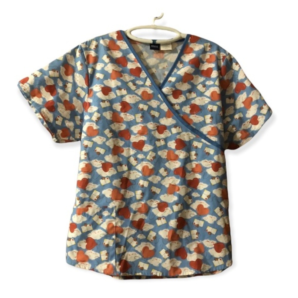 Basic Editions Scrubs Top Size L Women’s V Neck Pull Over Blue With Red Hearts
